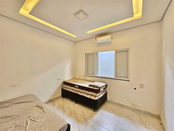 Imagem Casa com 3 Quartos à Venda, 250 m² em Solemar - Praia Grande Imagem Casa com 3 Quartos à Venda, 250 m² em Solemar - Praia Grande