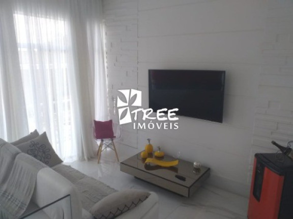Imagem Casa com 3 Quartos à Venda, 320 m² em Arujá Country Club - Arujá Imagem Casa com 3 Quartos à Venda, 320 m² em Arujá Country Club - Arujá