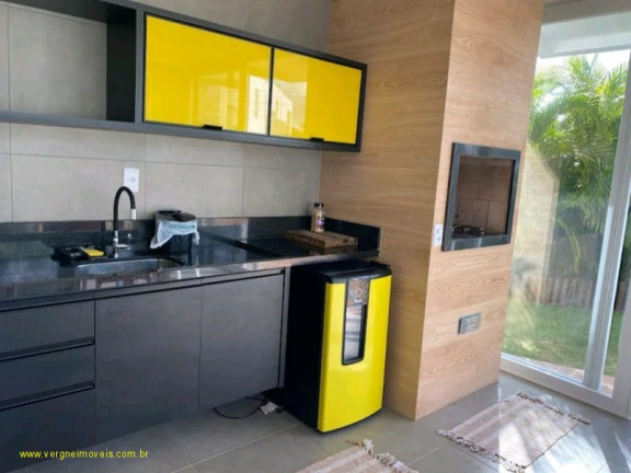 Imagem Casa com 5 Quartos à Venda, 330 m² em Centro - Camaçari