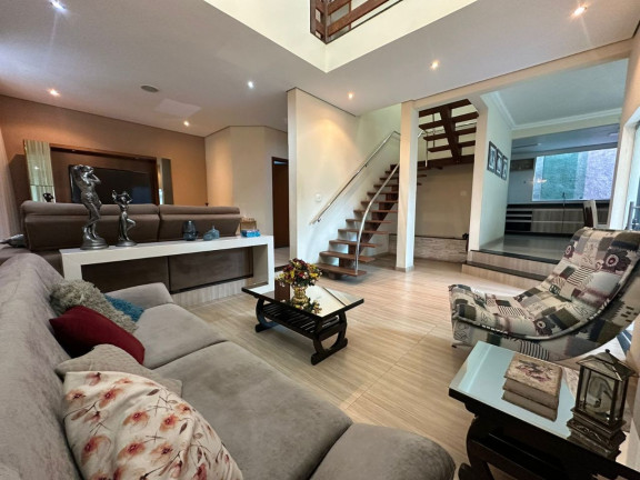 Imagem Casa com 4 Quartos à Venda, 372 m² em Cabral - Contagem Imagem Casa com 4 Quartos à Venda, 372 m² em Cabral - Contagem