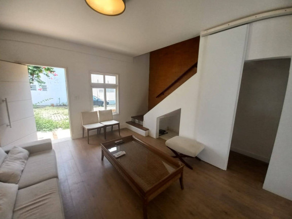Casa de Condomínio com 3 Quartos para Alugar, 130 m² em Parque Colonial - São Paulo