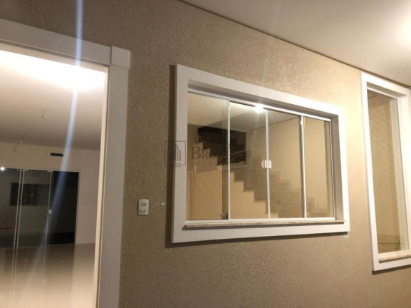 Imagem Sobrado com 3 Quartos à Venda, 250 m² em Centro - Balneário Camboriú Imagem Sobrado com 3 Quartos à Venda, 250 m² em Centro - Balneário Camboriú