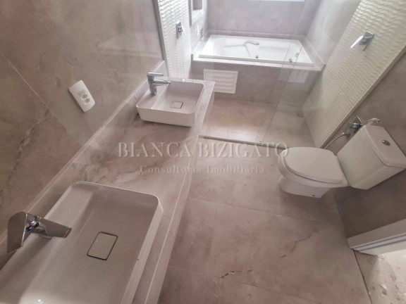 Imagem Casa com 4 Quartos à Venda, 281 m² em Uberaba - Curitiba Imagem Casa com 4 Quartos à Venda, 281 m² em Uberaba - Curitiba