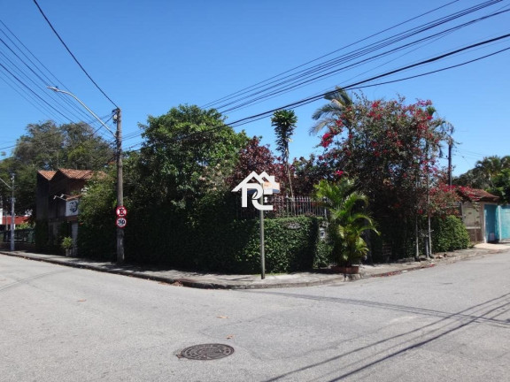 Casa com 7 Quartos à Venda,  em Balneário Remanso - Rio Das Ostras