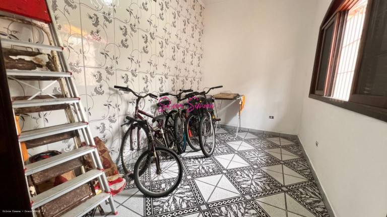 Imagem Casa com 3 Quartos à Venda, 252 m² em Caiçara - Praia Grande Imagem Casa com 3 Quartos à Venda, 252 m² em Caiçara - Praia Grande