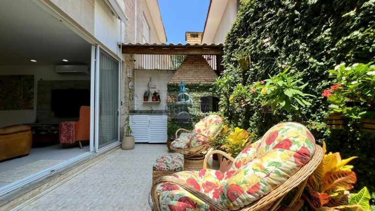 Imagem Casa com 3 Quartos à Venda, 218 m² em Jardim Três Marias - Guarujá Imagem Casa com 3 Quartos à Venda, 218 m² em Jardim Três Marias - Guarujá