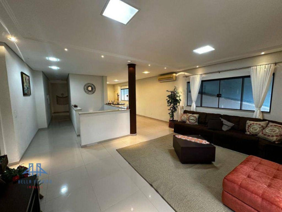 Imagem Casa com 5 Quartos à Venda, 329 m² em Itacorubi - Florianópolis Imagem Casa com 5 Quartos à Venda, 329 m² em Itacorubi - Florianópolis
