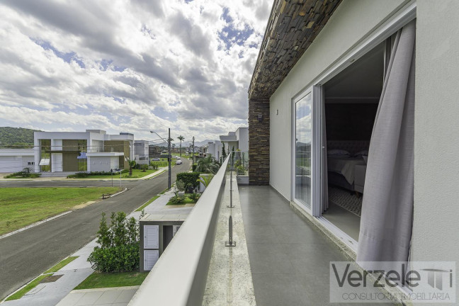 Imagem Casa com 4 Quartos à Venda, 437 m² em Santa Regina - Camboriú Imagem Casa com 4 Quartos à Venda, 437 m² em Santa Regina - Camboriú