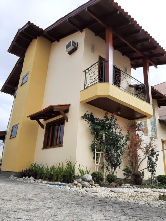 Sobrado com 3 Quartos à Venda, 590 m² em Centro - Tijucas