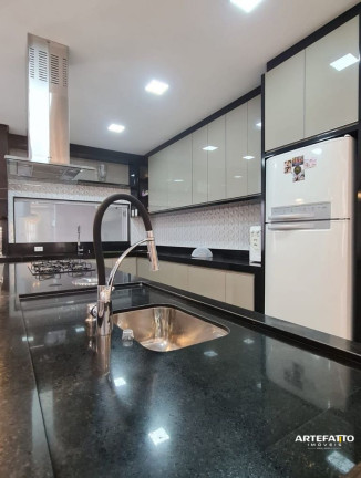 Imagem Sobrado com 3 Quartos à Venda, 205 m²