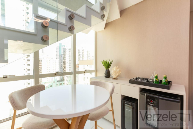 Imagem Apartamento com 3 Quartos à Venda, 308 m² em Centro - Balneário Camboriú Imagem Apartamento com 3 Quartos à Venda, 308 m² em Centro - Balneário Camboriú