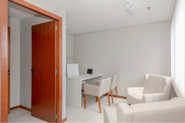 Imagem Sala Comercial à Venda, 28 m² em Menino Deus - Porto Alegre Imagem Sala Comercial à Venda, 28 m² em Menino Deus - Porto Alegre