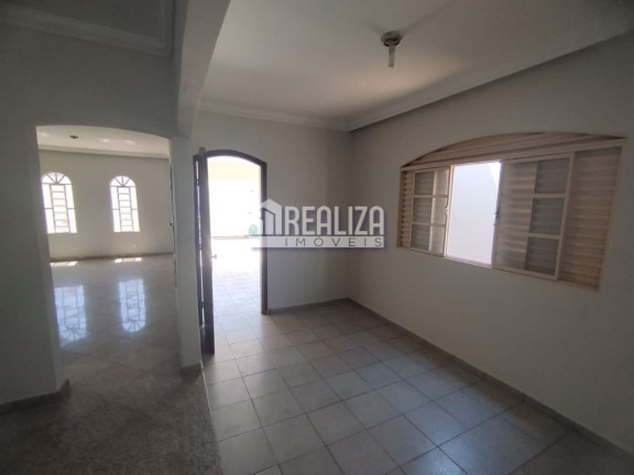 Imagem Casa com 3 Quartos à Venda, 180 m² em Conjunto Cássio Rezende - Uberaba Imagem Casa com 3 Quartos à Venda, 180 m² em Conjunto Cássio Rezende - Uberaba