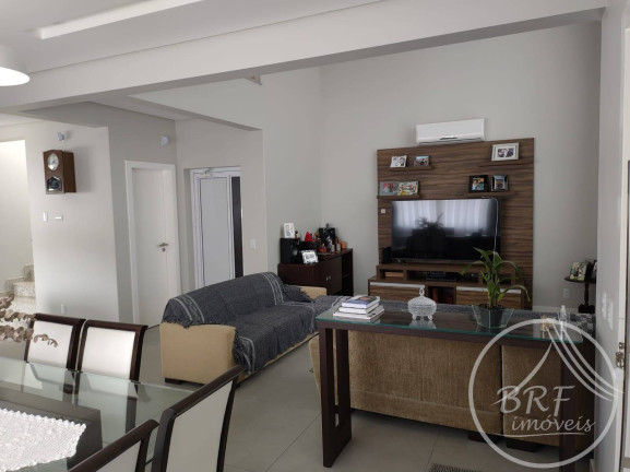 Imagem Casa com 3 Quartos à Venda, 327 m² em Estreito - Florianópolis Imagem Casa com 3 Quartos à Venda, 327 m² em Estreito - Florianópolis