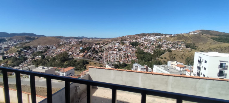 Imagem Imóvel com 3 Quartos à Venda, 66 m² em Jardim Vitória V - Poços De Caldas