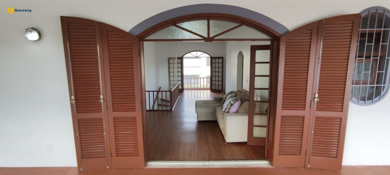 Imagem Casa com 4 Quartos à Venda, 300 m² em Coqueiros - Florianopolis