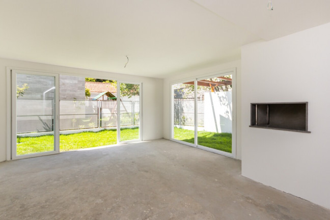 Imagem Casa de Condomínio com 3 Quartos à Venda, 255 m² em Teresópolis - Porto Alegre