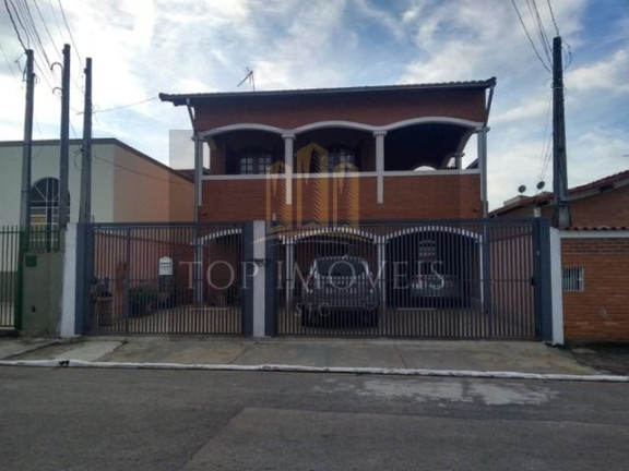 Sobrado com 6 Quartos à Venda, 300 m² em Vila Industrial - São José Dos Campos