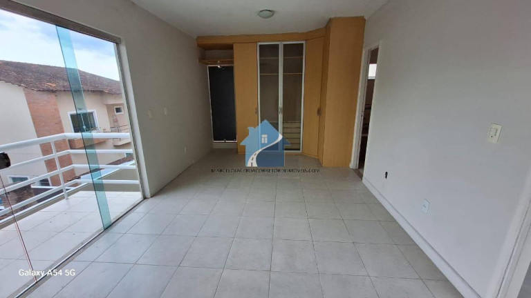 Imagem Casa com 3 Quartos para Alugar, em Flores - Manaus Imagem Casa com 3 Quartos para Alugar, em Flores - Manaus