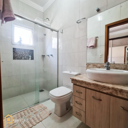Imagem Casa com 1 Quarto à Venda, 180 m² em Piracangaguá - Taubaté