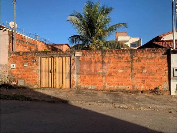 Terreno à Venda, 240 m² em Santa Lucia - Montes Claros