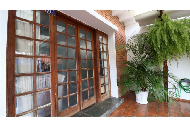 Imagem Casa com 4 Quartos à Venda, em Chácara Santo Antônio (zona Sul) - São Paulo Imagem Casa com 4 Quartos à Venda, em Chácara Santo Antônio (zona Sul) - São Paulo