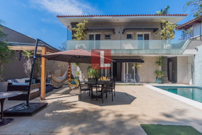 Casa com 5 Quartos à Venda, 720 m² em Pacaembu - São Paulo