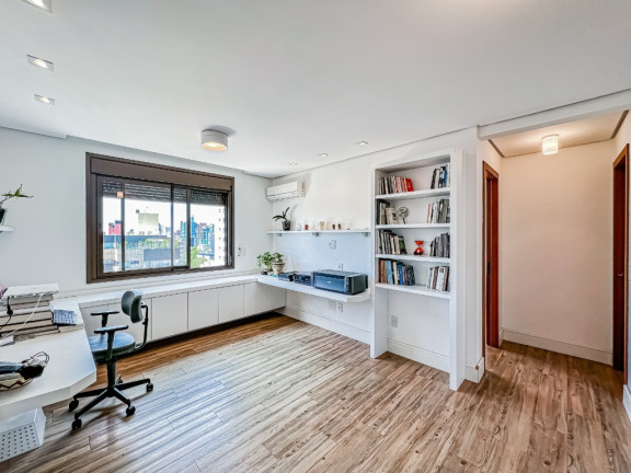 Imagem Apartamento com 3 Quartos à Venda, 168 m² em Rio Branco - Porto Alegre