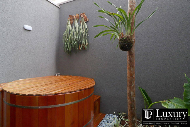Imagem Casa com 3 Quartos à Venda, 250 m² em Vila Nova Conceição - São Paulo