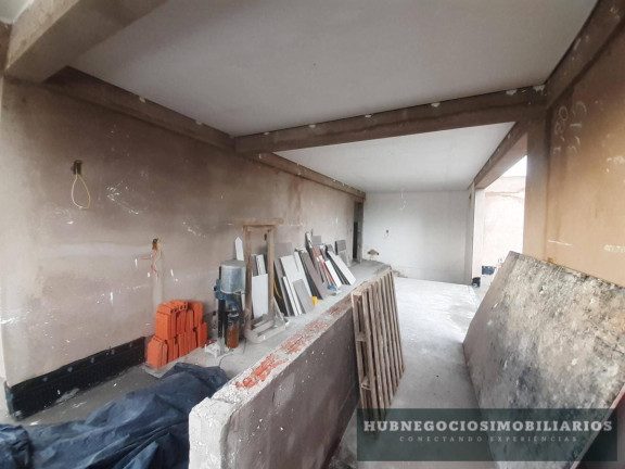 Imagem Cobertura com 3 Quartos à Venda, 218 m²