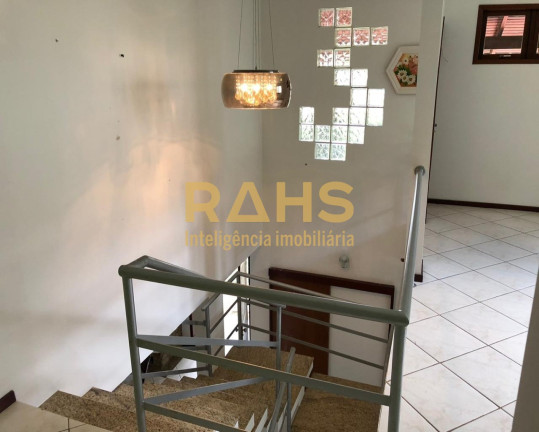 Imagem Casa com 3 Quartos à Venda, 208 m² em Anita Garibaldi - Joinville Imagem Casa com 3 Quartos à Venda, 208 m² em Anita Garibaldi - Joinville