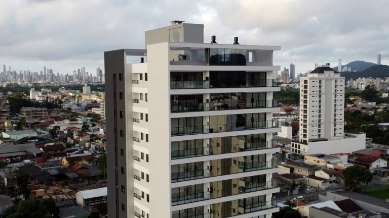 Imagem Apartamento com 2 Quartos à Venda, 79 m² em Centro - Camboriú