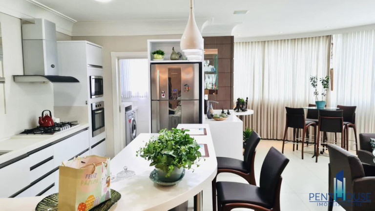 Imagem Apartamento com 3 Quartos à Venda, 152 m² em Centro - Balneário Camboriú Imagem Apartamento com 3 Quartos à Venda, 152 m² em Centro - Balneário Camboriú