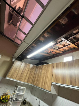 Imagem Sobrado com 3 Quartos à Venda, 240 m² em Vila Marieta - São Paulo Imagem Sobrado com 3 Quartos à Venda, 240 m² em Vila Marieta - São Paulo