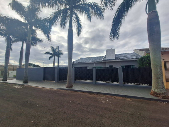 Casa com 3 Quartos à Venda, 307 m² em Jardim Primavera - Arapongas