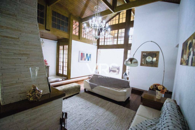Imagem Casa com 4 Quartos à Venda, 232 m² em Carlos Guinle - Teresópolis