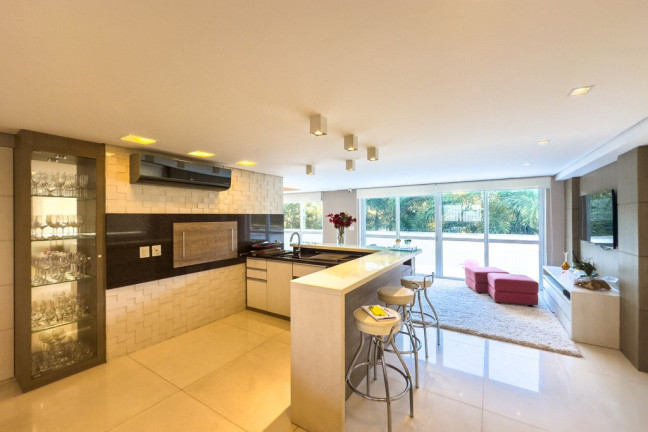 Imagem Apartamento com 3 Quartos à Venda, 258 m² em Petrópolis - Porto Alegre Imagem Apartamento com 3 Quartos à Venda, 258 m² em Petrópolis - Porto Alegre