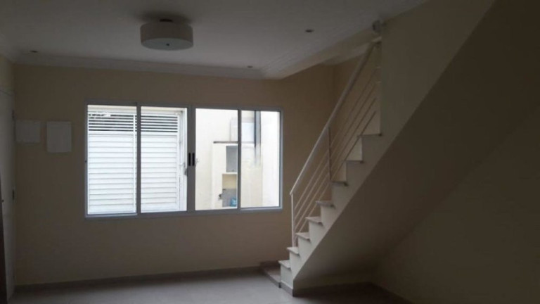 Sobrado com 3 Quartos para Alugar, 250 m² em Vila Carrão - São Paulo