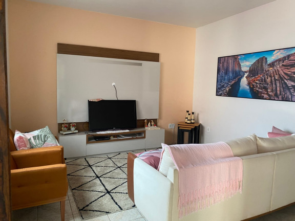 Sobrado com 5 Quartos à Venda, 300 m² em Vila Santa Rita - Guaratinguetá