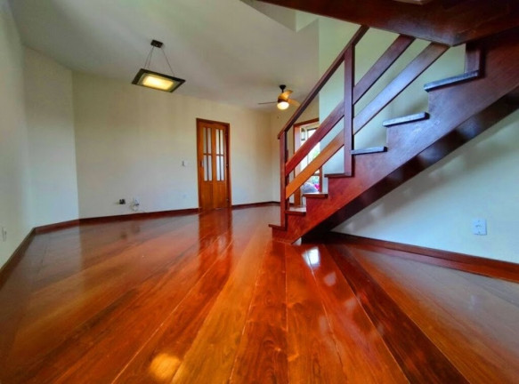 Imóvel com 3 Quartos à Venda,  em Cristal - Porto Alegre