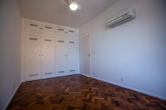 Imagem Apartamento com 2 Quartos à Venda, 60 m² em Copacabana - Rio De Janeiro Imagem Apartamento com 2 Quartos à Venda, 60 m² em Copacabana - Rio De Janeiro