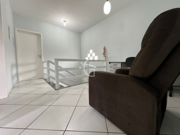 Imagem Sobrado com 3 Quartos à Venda, 230 m² em Boa Vista - Joinville