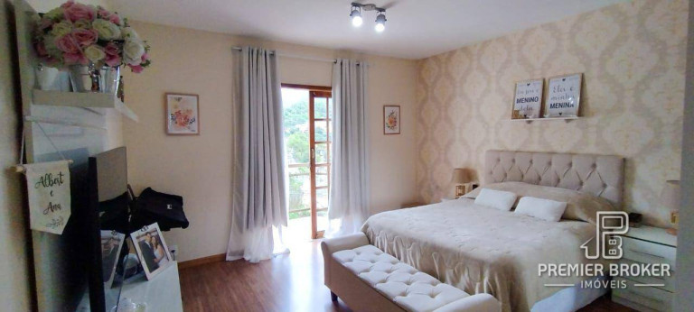 Imagem Casa com 4 Quartos à Venda, 200 m² em Araras - Teresópolis