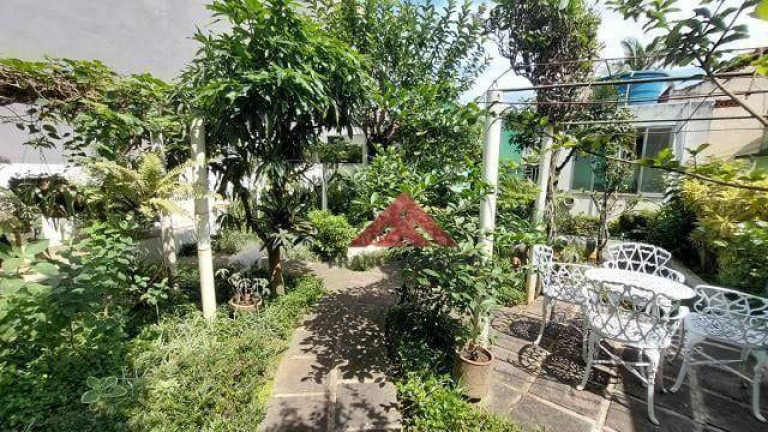 Imagem Casa com 3 Quartos à Venda, 300 m² em Fonseca - Niterói Imagem Casa com 3 Quartos à Venda, 300 m² em Fonseca - Niterói