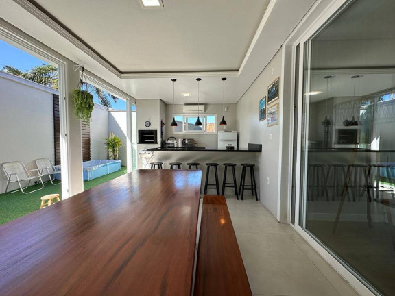 Imagem Casa com 3 Quartos à Venda, 200 m² em Centro - Balneário Barra Do Sul