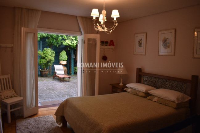 Imagem Casa com 6 Quartos à Venda, 682 m² em Região De Capivari - Campos Do Jordão