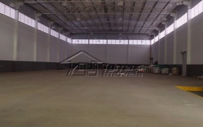 Imóvel Comercial à Venda, 2.050 m² em Chácaras Reunidas - São José Dos Campos