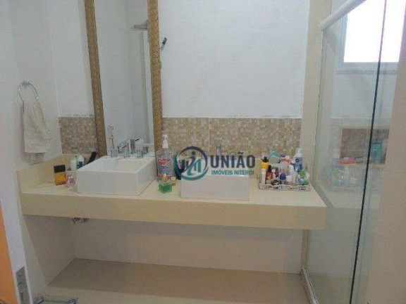 Imagem Casa com 5 Quartos à Venda, 320 m² em Rio Do Ouro - Niterói Imagem Casa com 5 Quartos à Venda, 320 m² em Rio Do Ouro - Niterói
