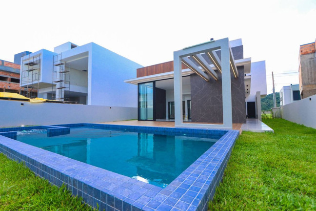 Imagem Casa com 3 Quartos à Venda, 424 m² em Santa Regina - Camboriú