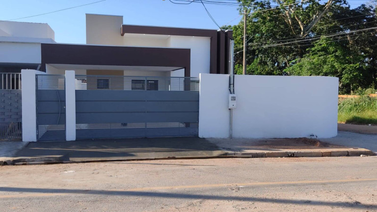 Casa com 3 Quartos à Venda, 127 m² em Jardim Universitário - Cuiabá